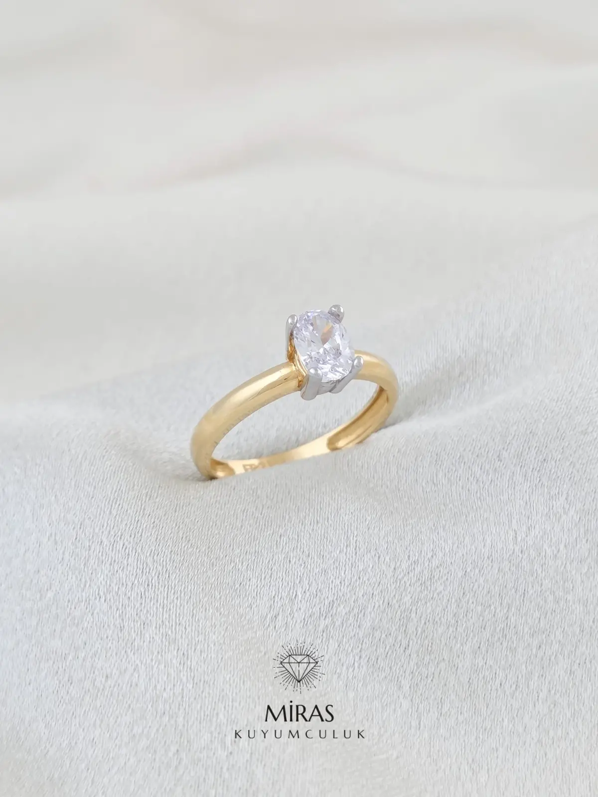 14 Ayar Altın - Oval Tektaş Yüzük - 14YZK723