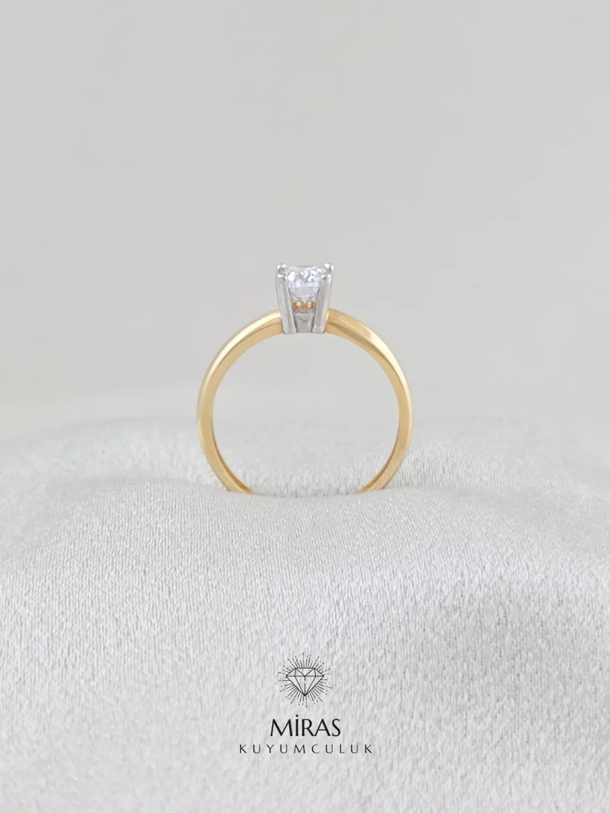 14 Ayar Altın - Oval Tektaş Yüzük - 14YZK723