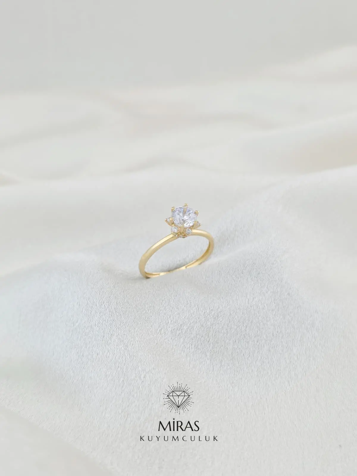 14 Ayar Altın - Lotus Tektaş Yüzük 14YZK859