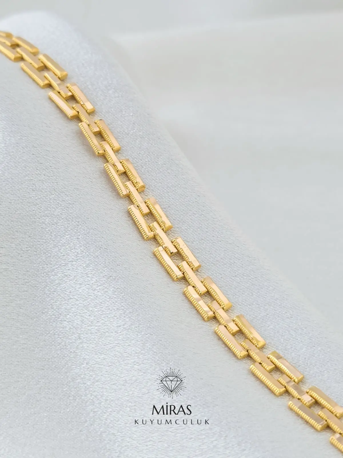14 Ayar Altın - Taşsız Ajda Detaylı Bileklik 22 Ayar Görünümlü - 14BLK992