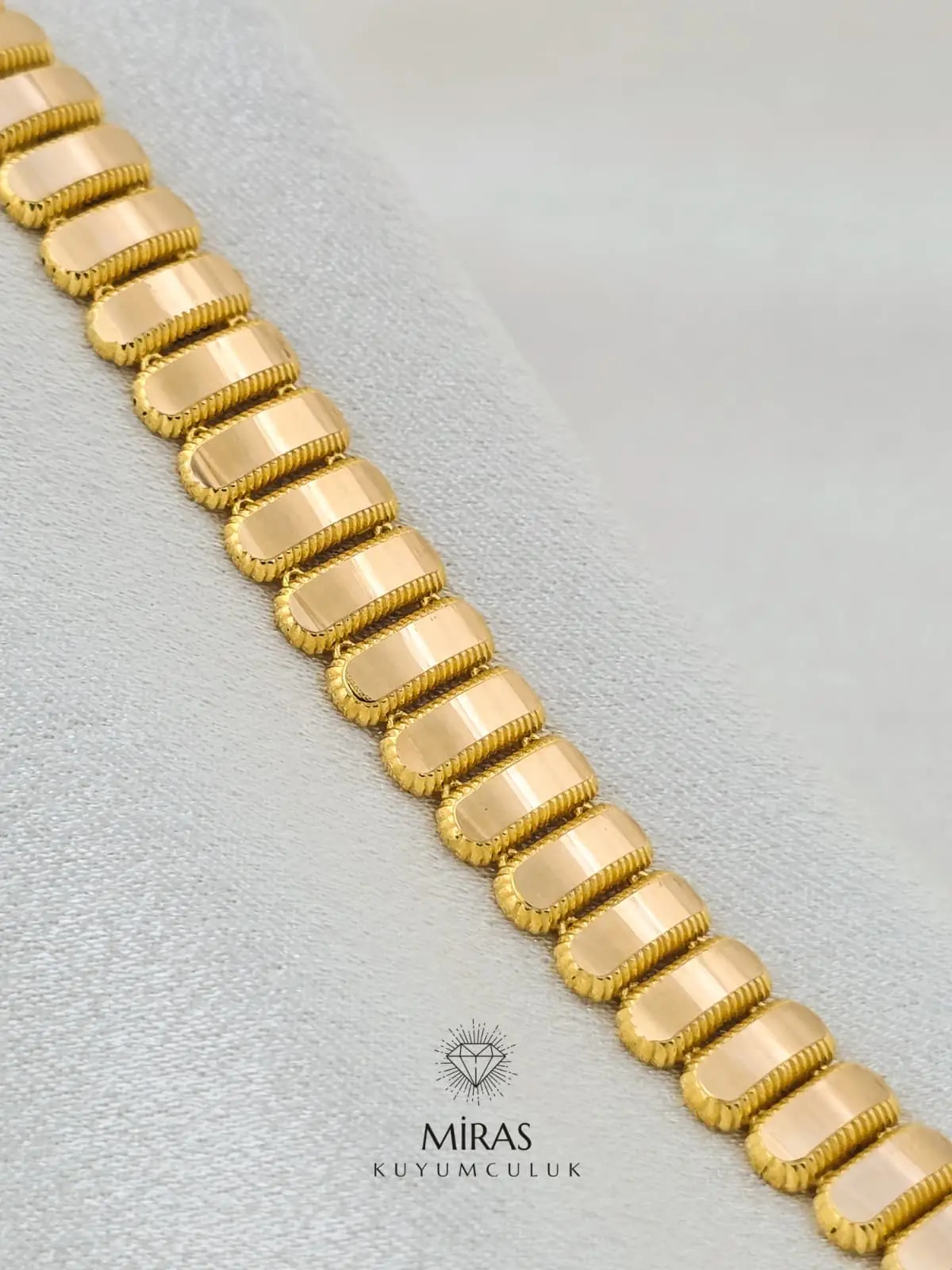 14 Ayar Altın - Taşsız Aynalı Ajda Detaylı Bileklik - 14BLK989