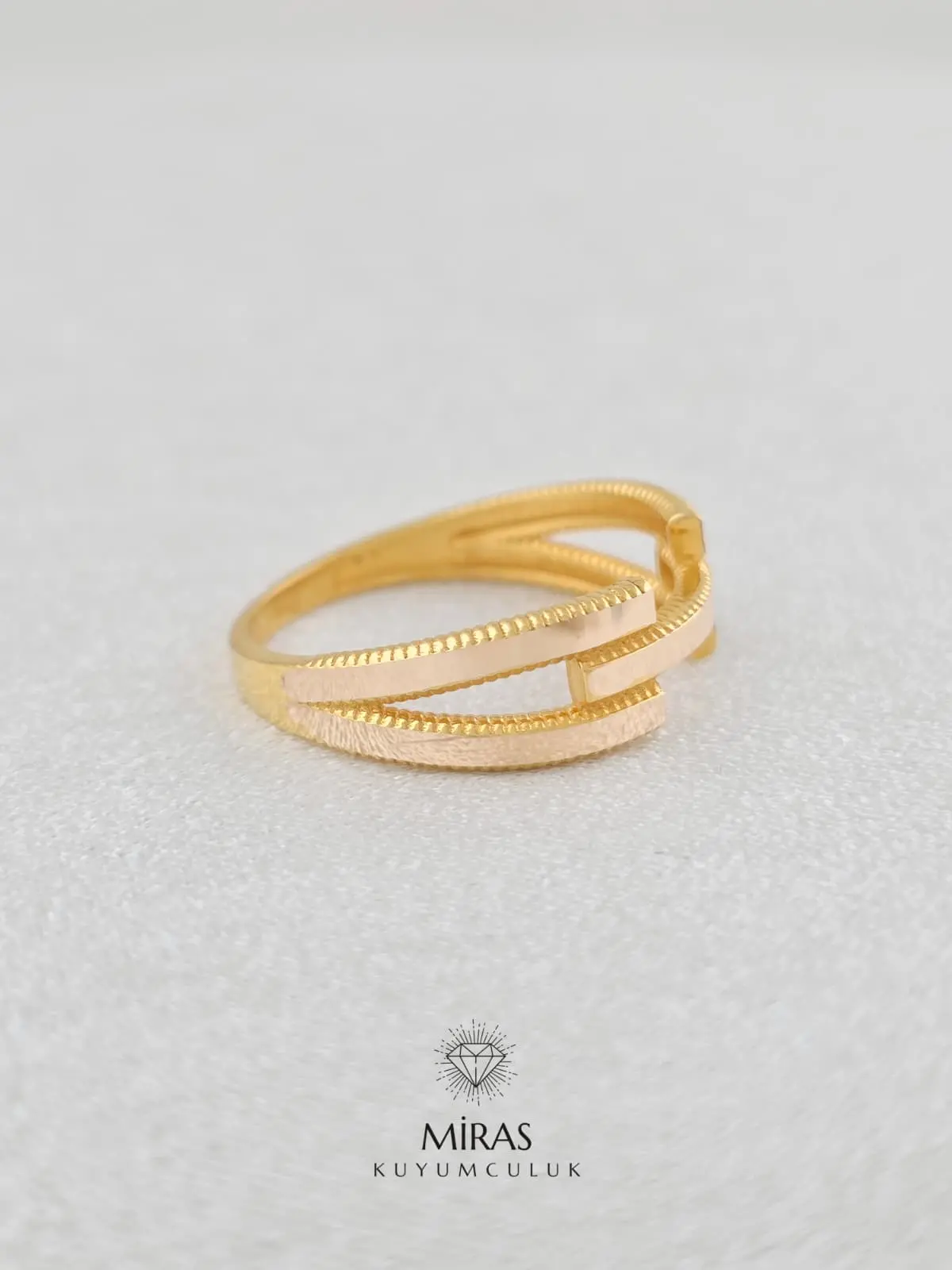 14 Ayar Altın - Taşsız Tekli Kaburga Ajda Yüzük - K14YZK419