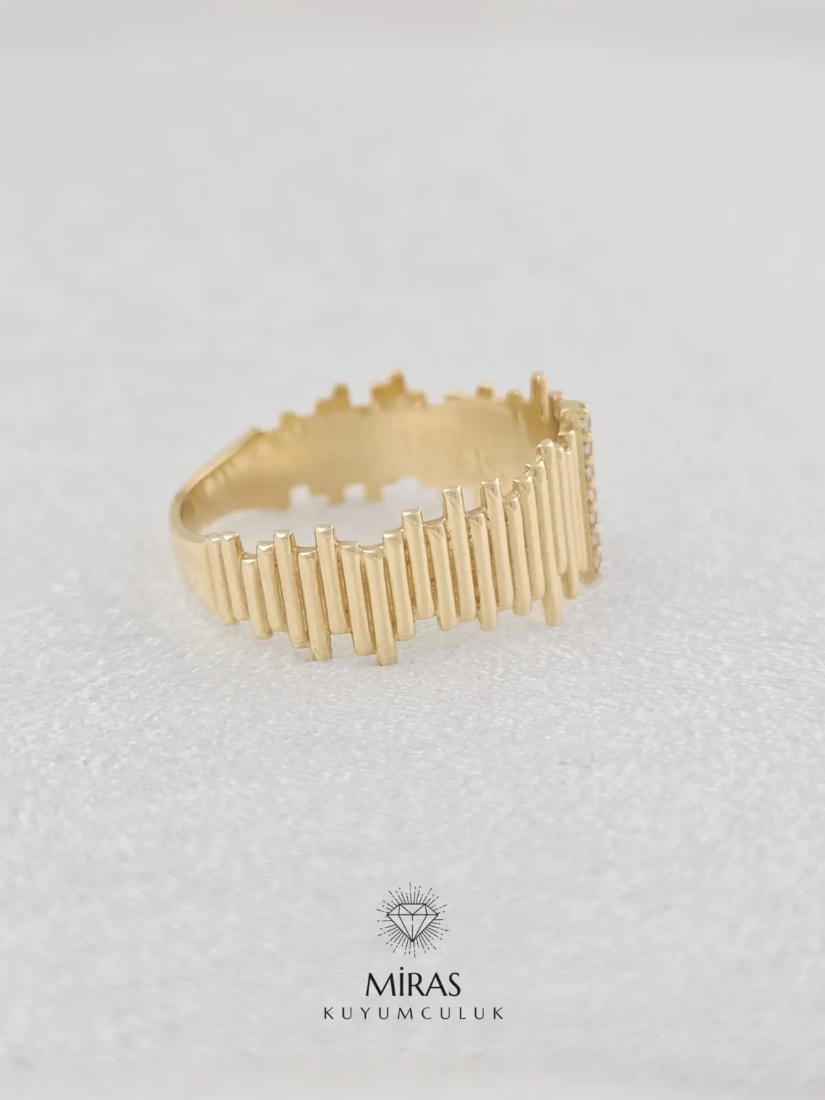 14 Ayar Altın - Asimetrik Taşlı Spor Yüzük - 14YZK922