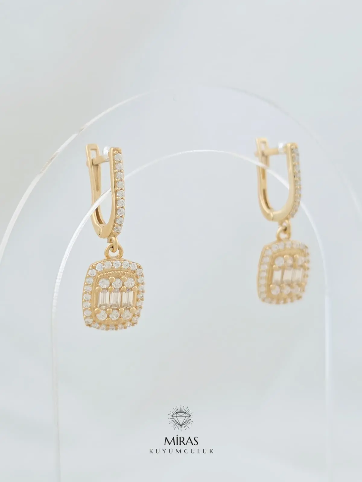 14 Ayar Altın - Taşlı Sallantılı Baget Küpe - 14KP937