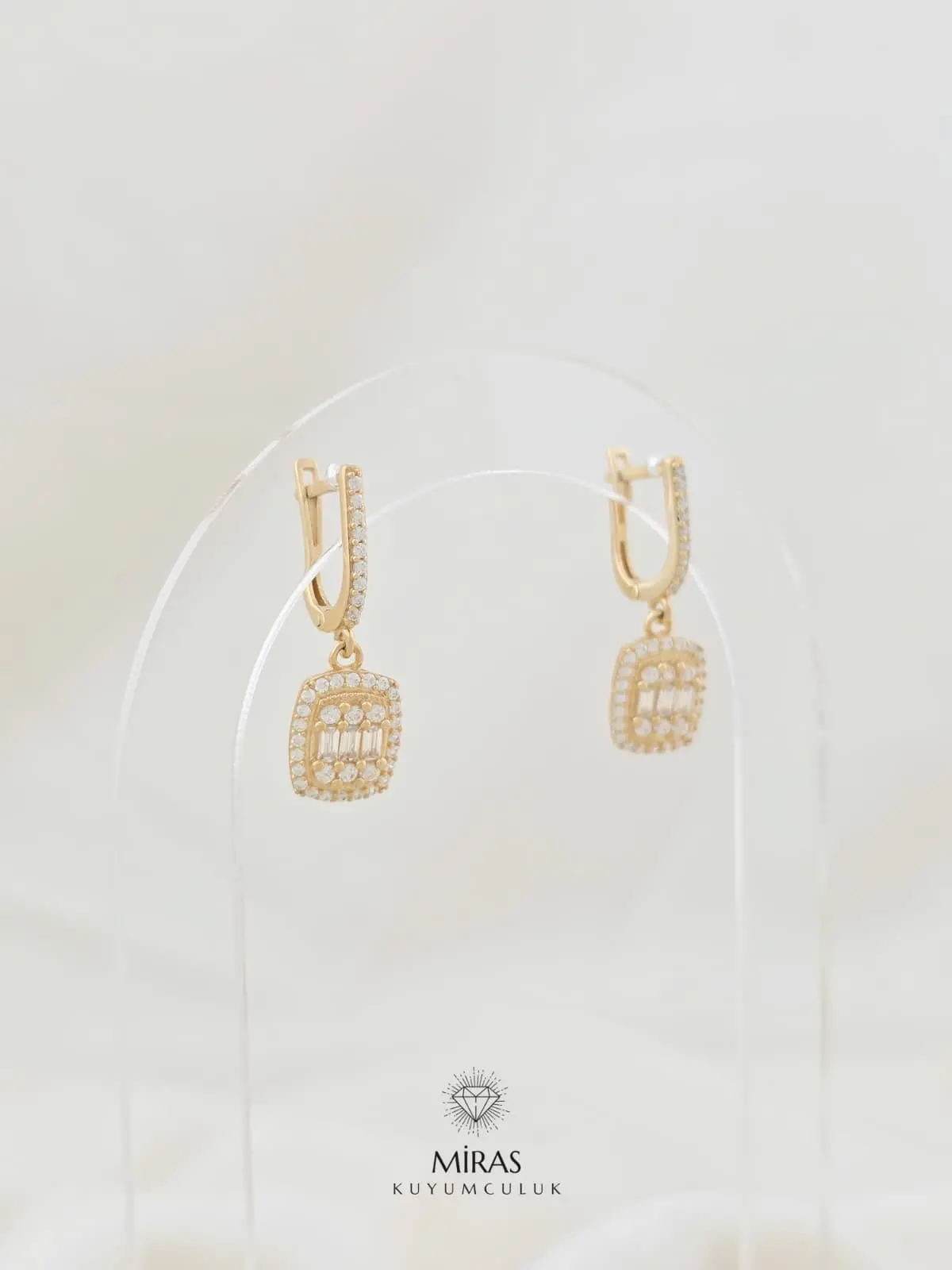 14 Ayar Altın - Taşlı Sallantılı Baget Küpe - 14KP937