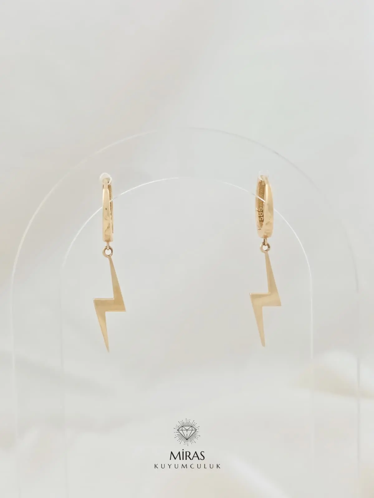 14 Ayar Altın - Taşsız Sallantılı Yıldırım Küpe - 14KP657