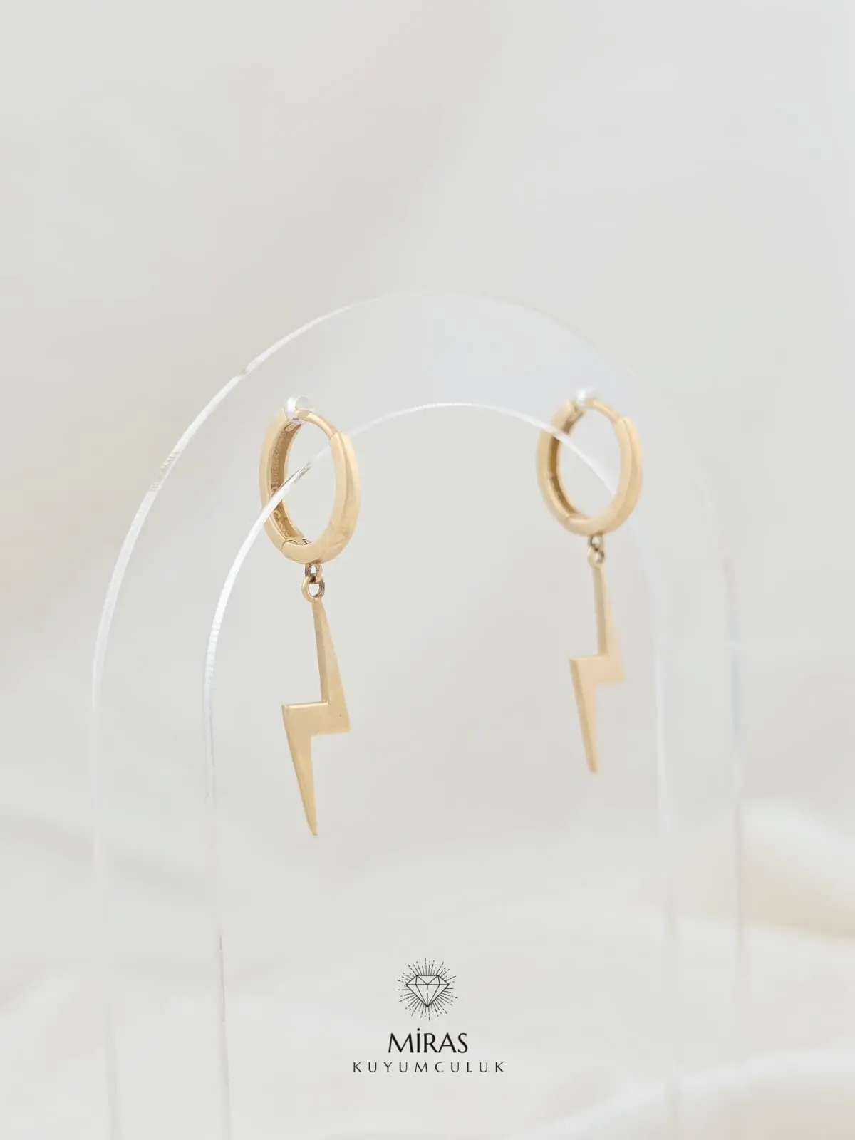 14 Ayar Altın - Taşsız Sallantılı Yıldırım Küpe - 14KP657