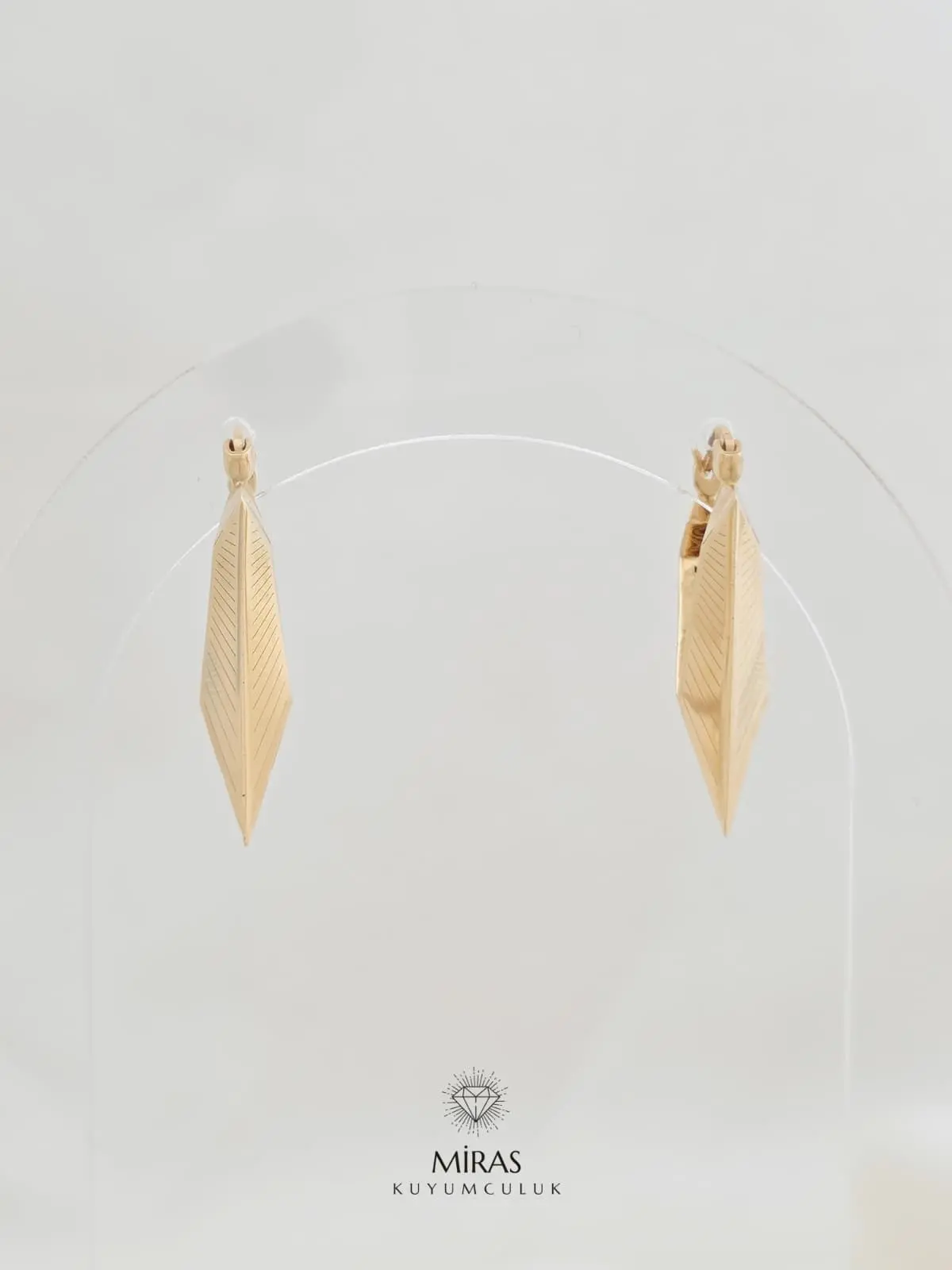 14 Ayar Altın - Lazer Çizgi Detaylı Üçgen Küpe - K14KP32