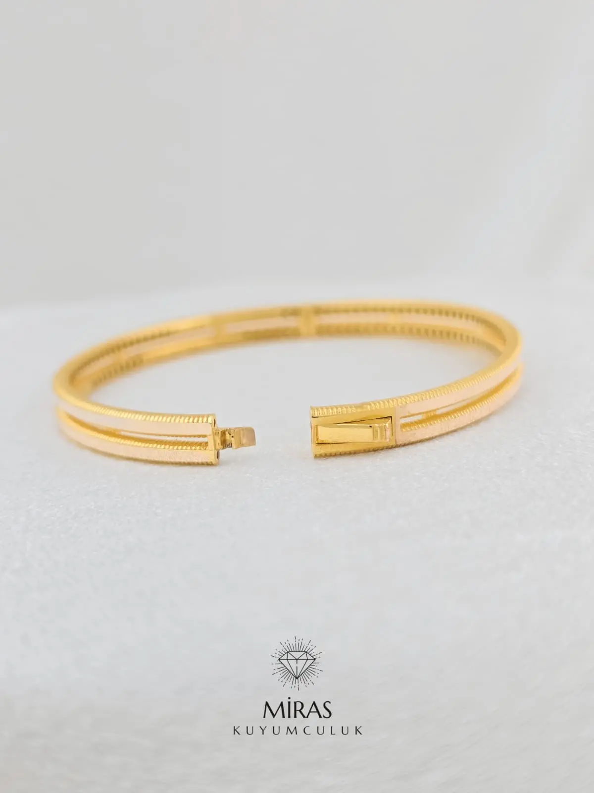 14 Ayar Altın - Çift Sıralı Ajda Kelepçe - K14KLP67