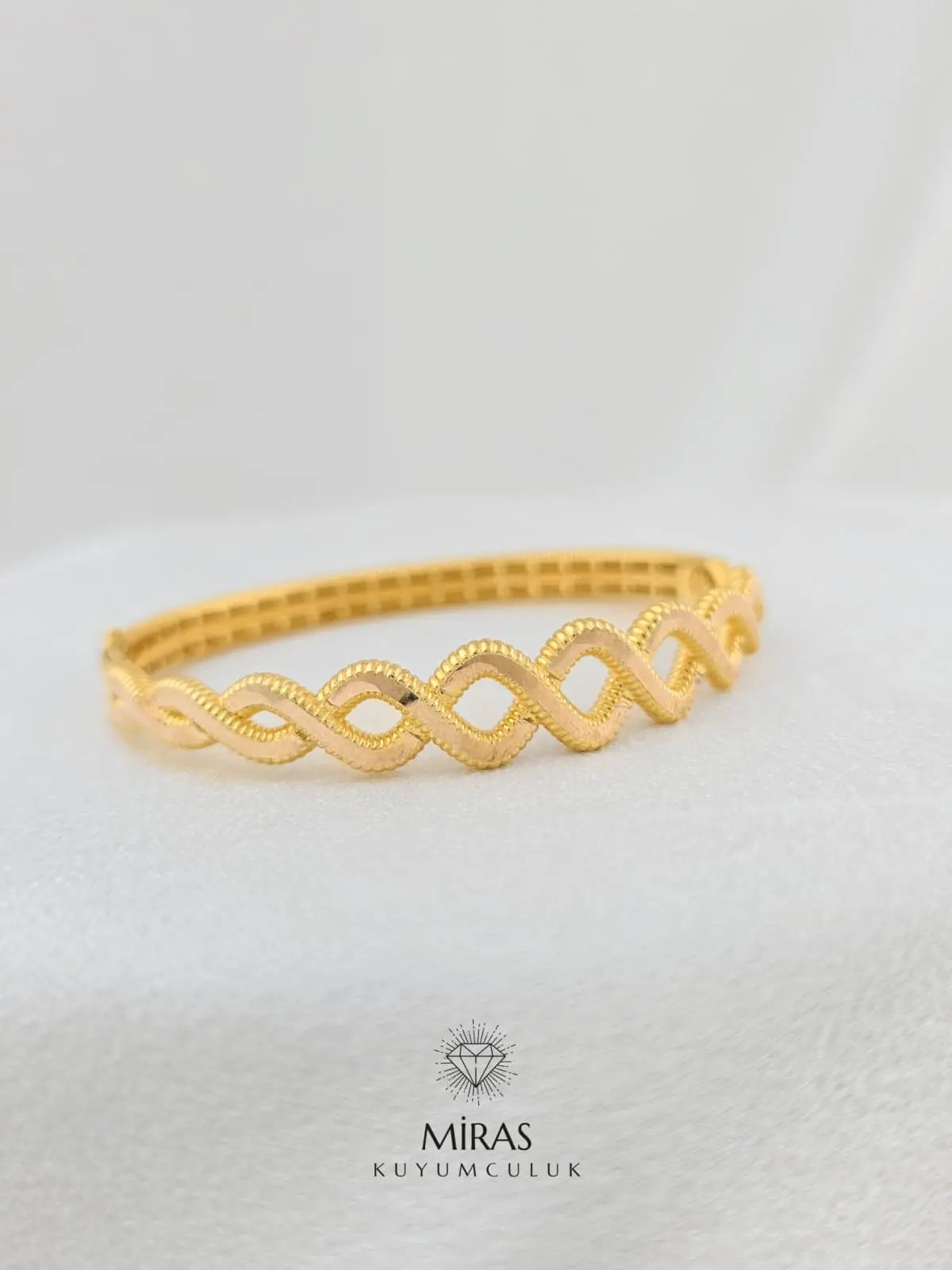 8 Ayar Altın - Ajda Burgu Kelepçe - K8KLP1