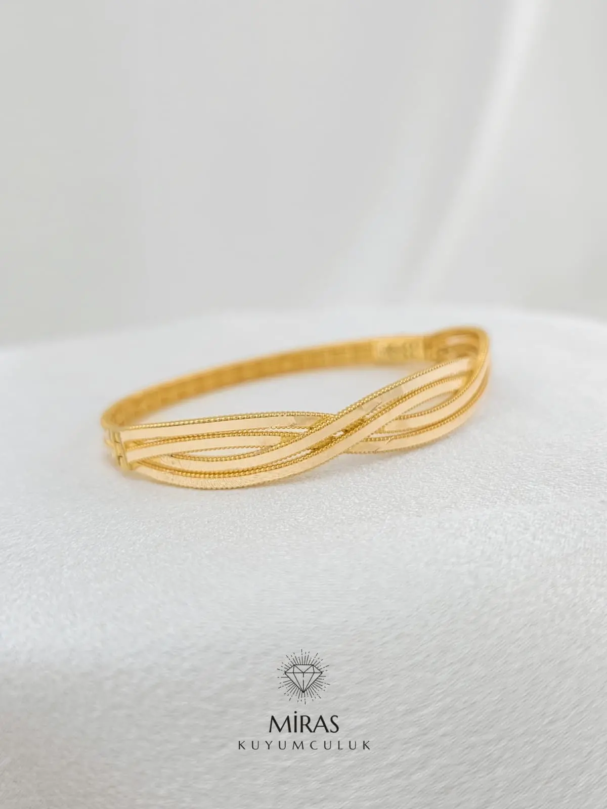 14 Ayar Altın - Dört Sıralı Sarmal Ajda Kelepçe - 14KLP264