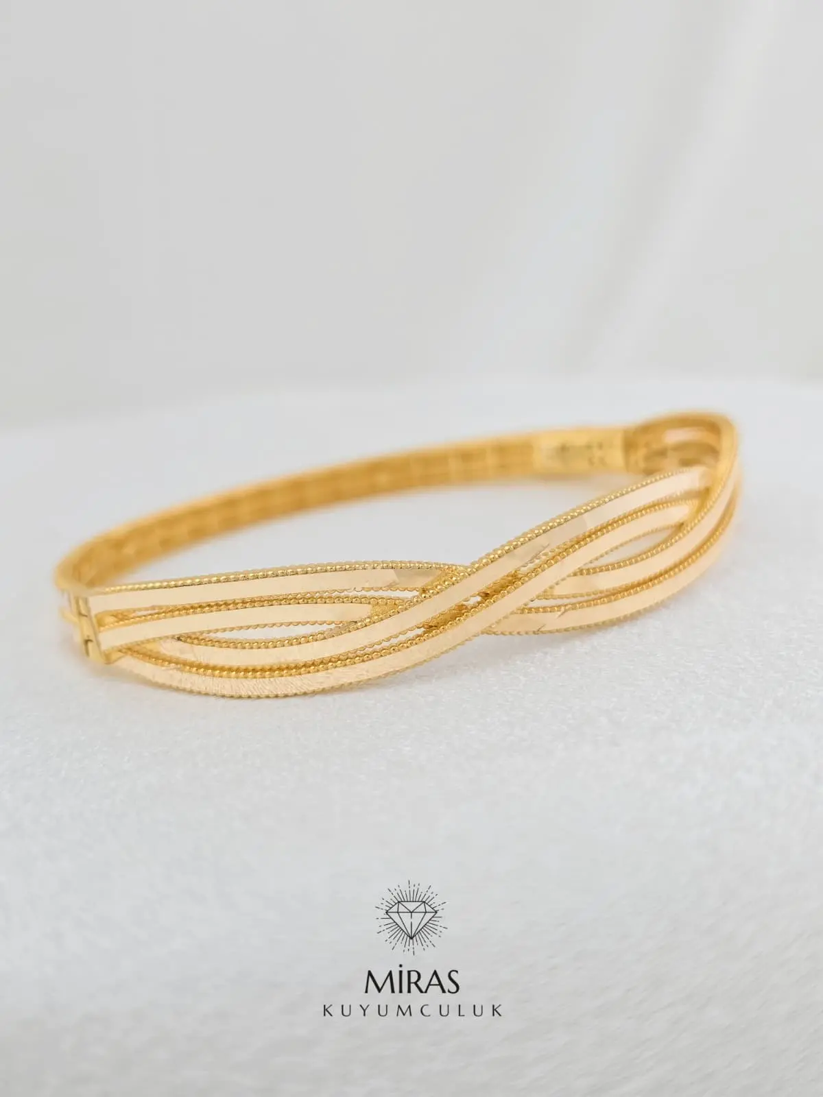 14 Ayar Altın - Dört Sıralı Sarmal Ajda Kelepçe - 14KLP264