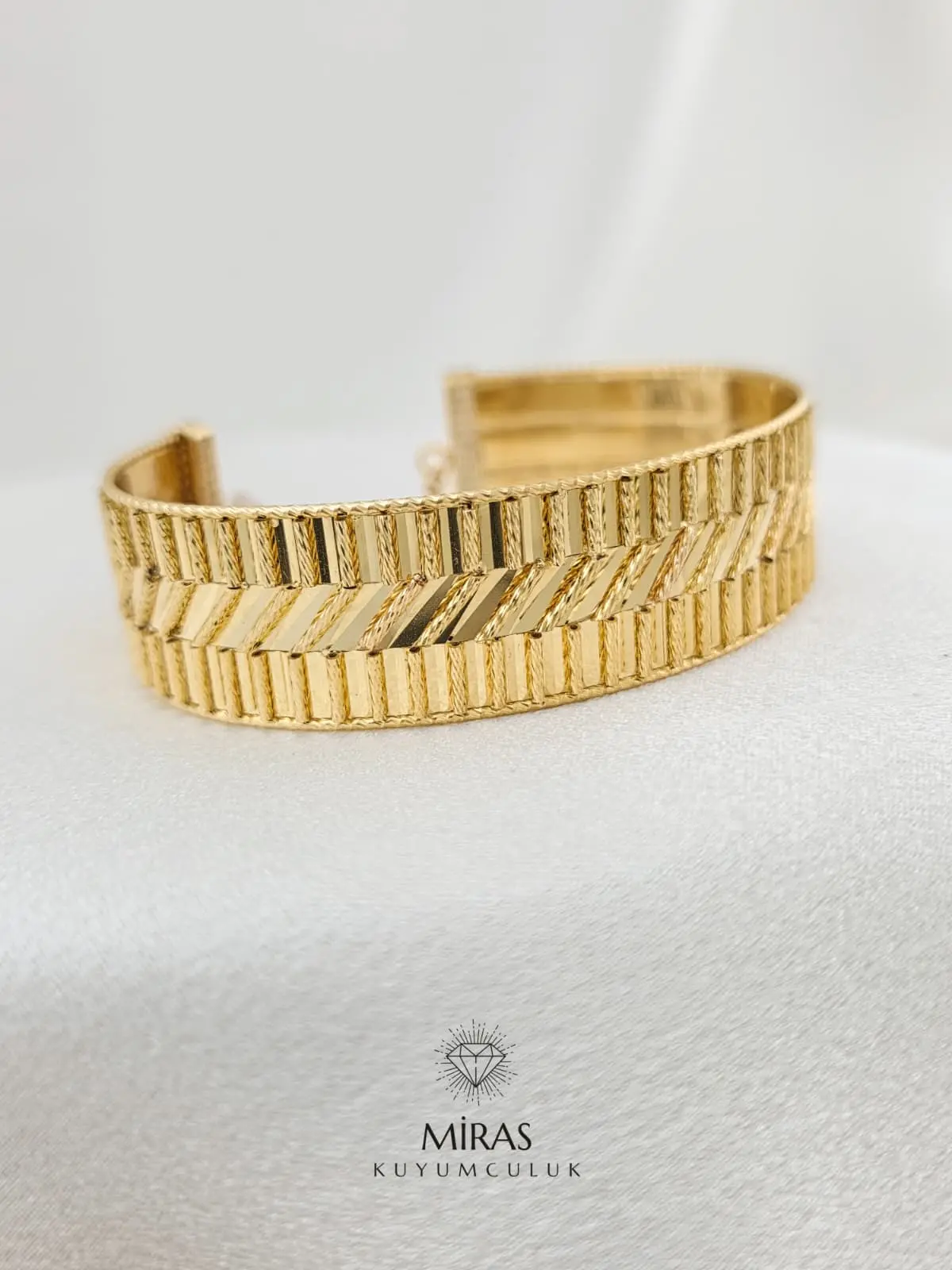 14 Ayar Altın - Aynalı Dorika Kelepçe - 14KLP242