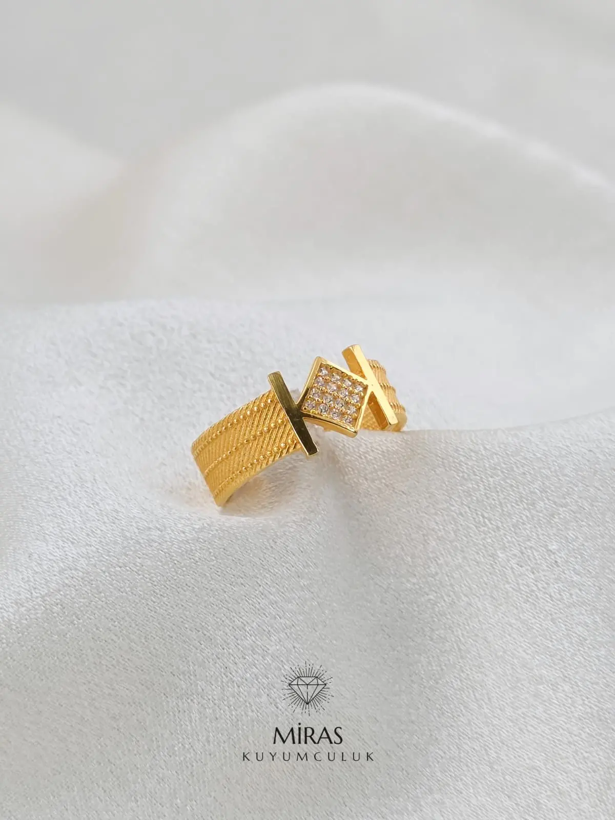 14 Ayar Altın - Taşlı Hasır Yüzük - K14YZK171