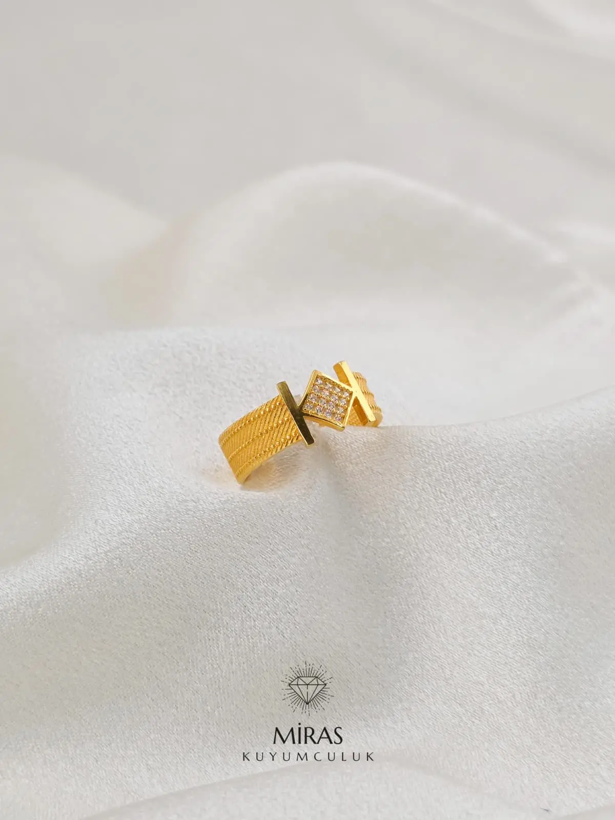 14 Ayar Altın - Taşlı Hasır Yüzük - K14YZK171