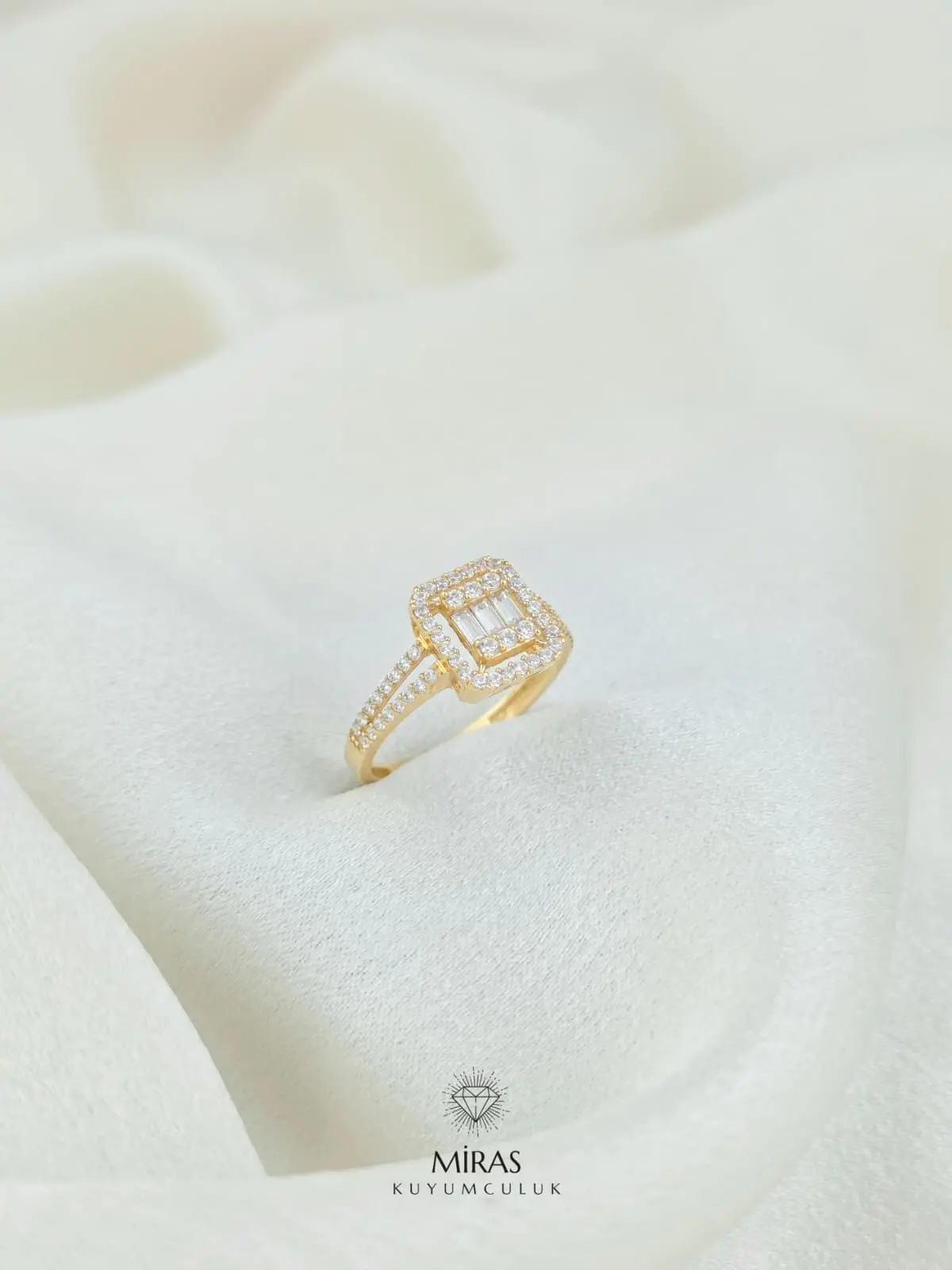 14 Ayar Altın - Çift Sıra Taşlı Baget Yüzük - 14YZK510