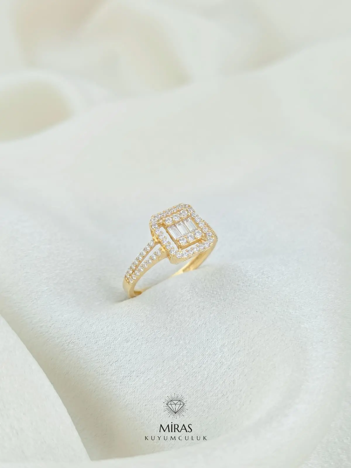 14 Ayar Altın - Çift Sıra Taşlı Baget Yüzük - 14YZK510