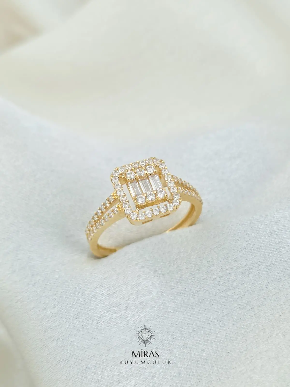 14 Ayar Altın - Çift Sıra Taşlı Baget Yüzük - 14YZK510