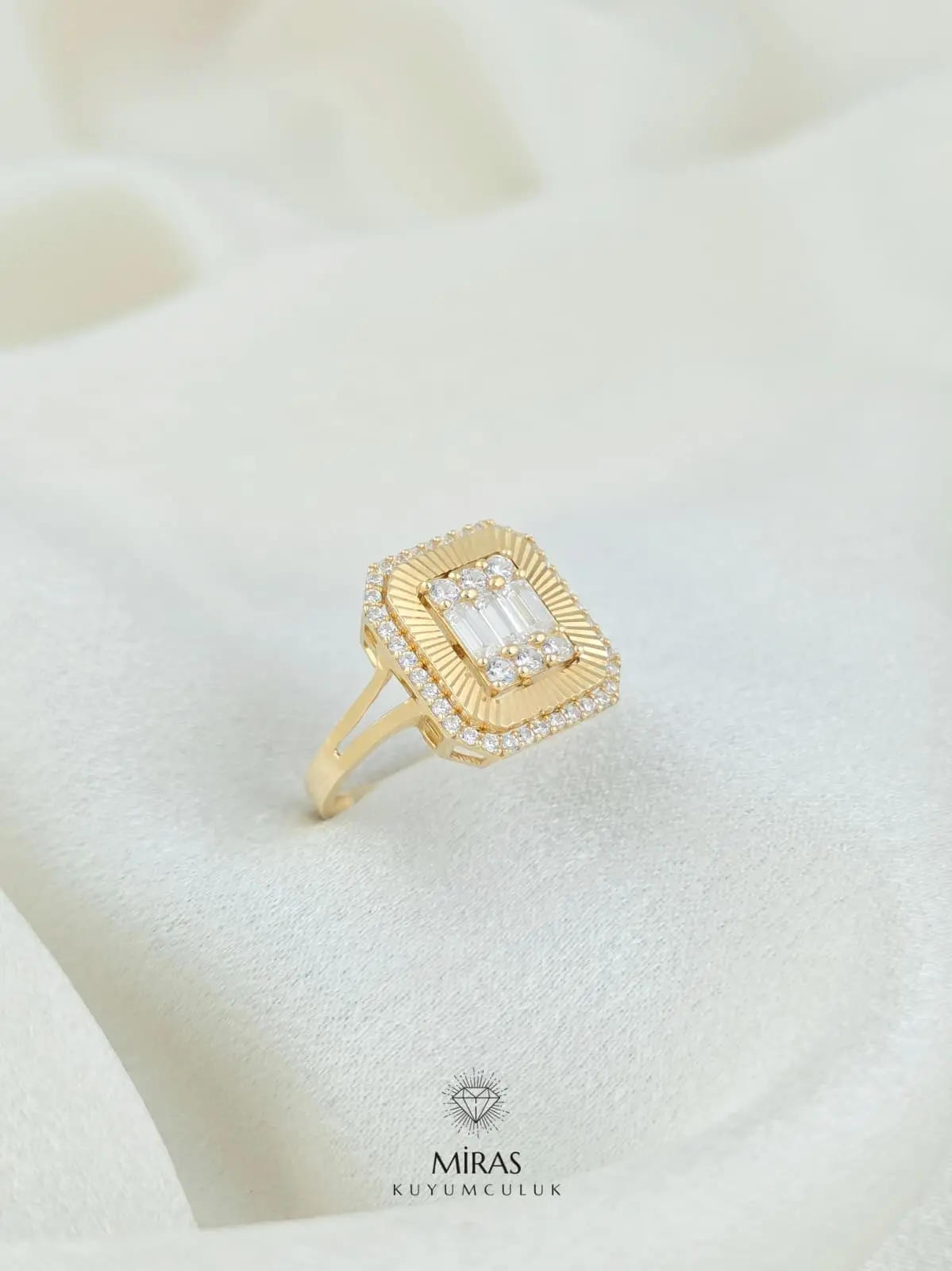 14 Ayar Altın - Lazer Kesim Baget Yüzük - K14YZK265