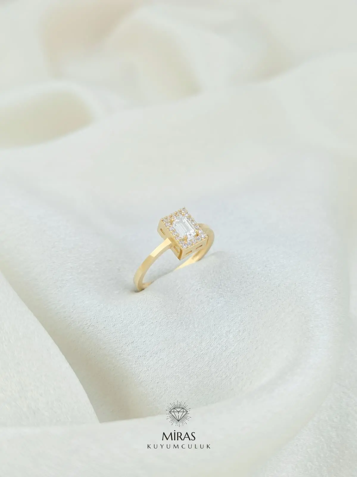 14 Ayar Altın - Dikdörtgen Baget Yüzük - 14YZK362