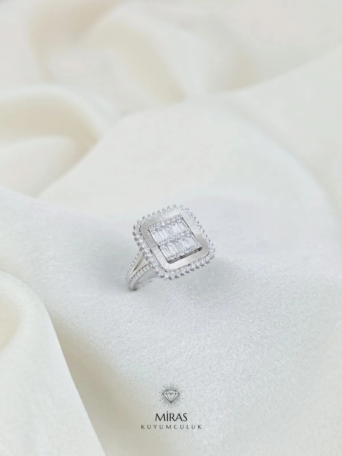 14 Ayar Altın - Lazer Kesim Baget Yüzük - 14YZK590