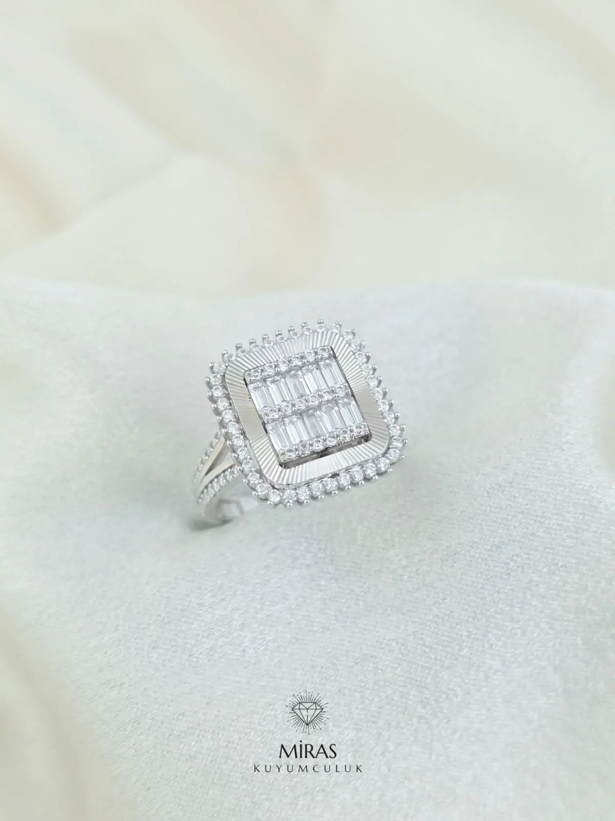 14 Ayar Altın - Lazer Kesim Baget Yüzük - 14YZK590