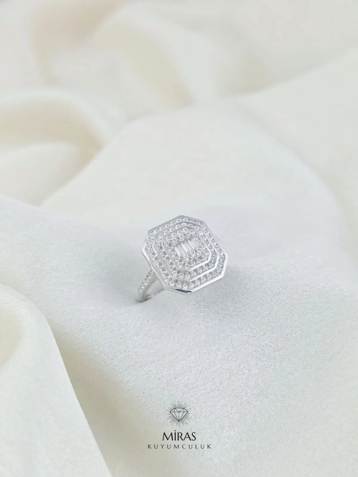 14 Ayar Altın - Piramit Baget Yüzük - 14YZK494