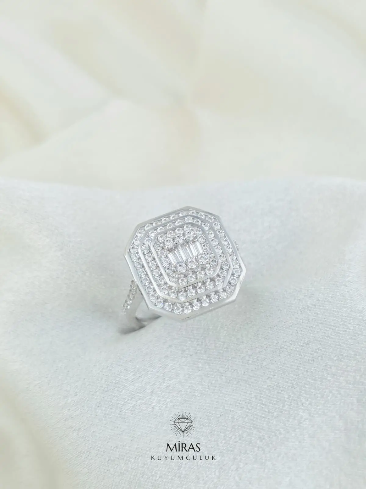 14 Ayar Altın - Piramit Baget Yüzük - 14YZK494