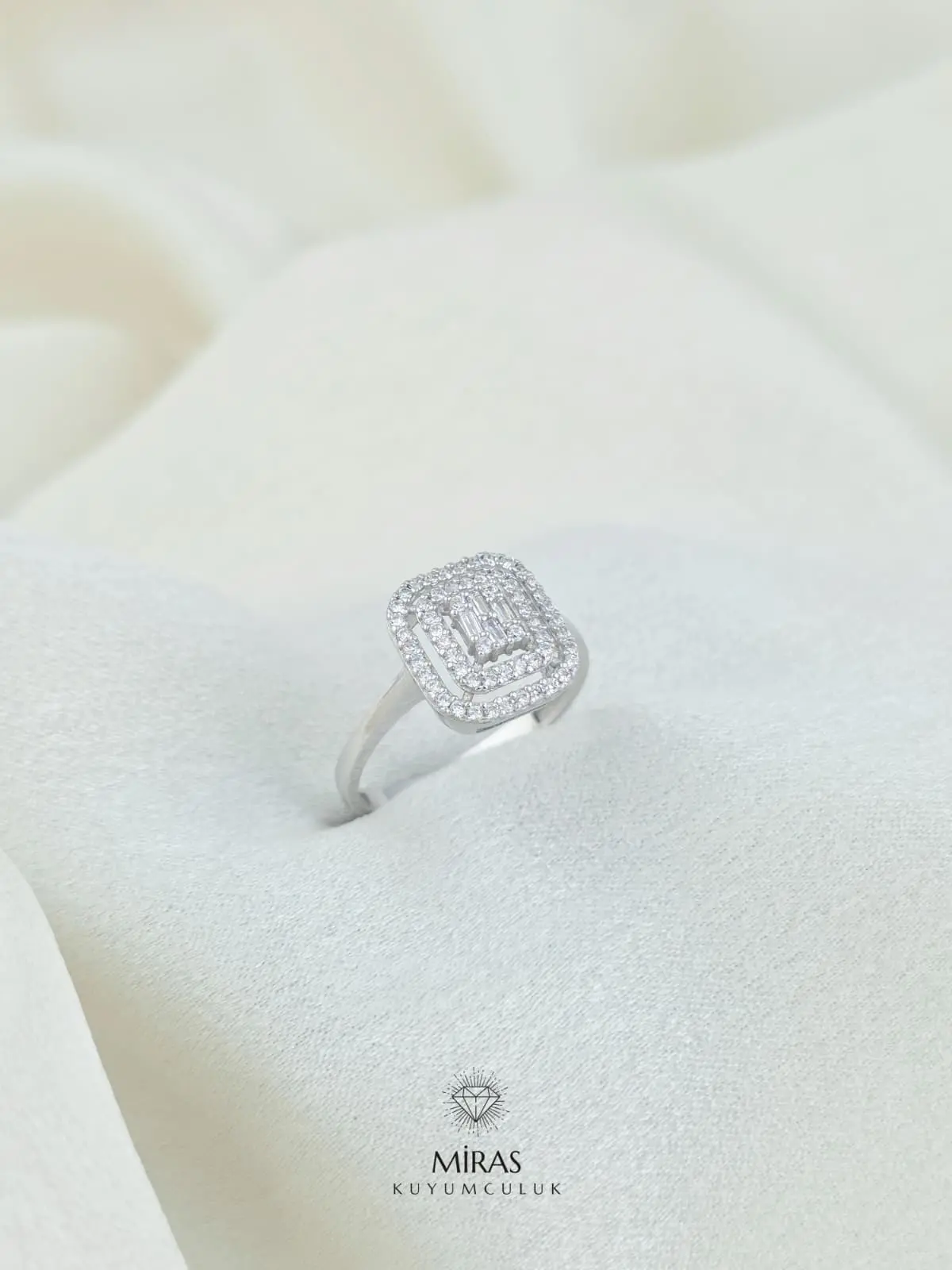 14 Ayar Altın - Piramit Baget Yüzük - K14YZK320