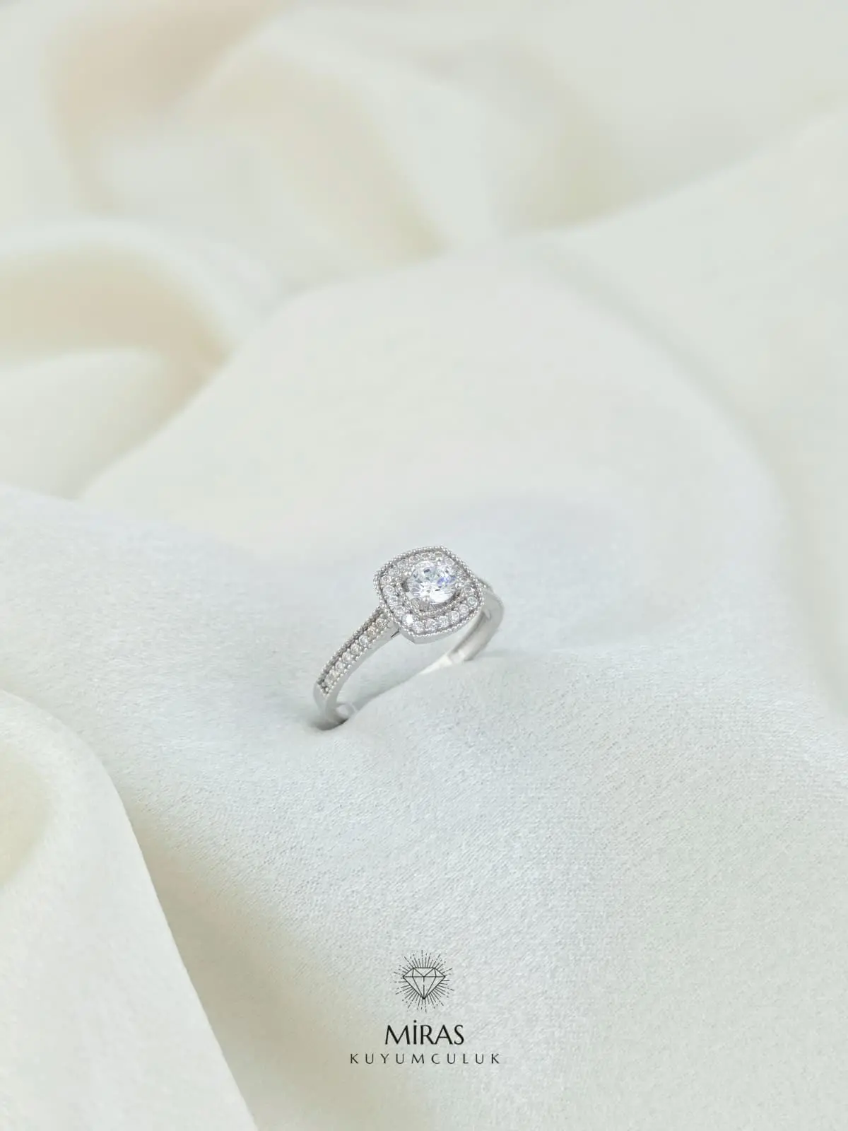 14 Ayar Altın - Fantezi Tektaş Yüzük - 14YZK367 