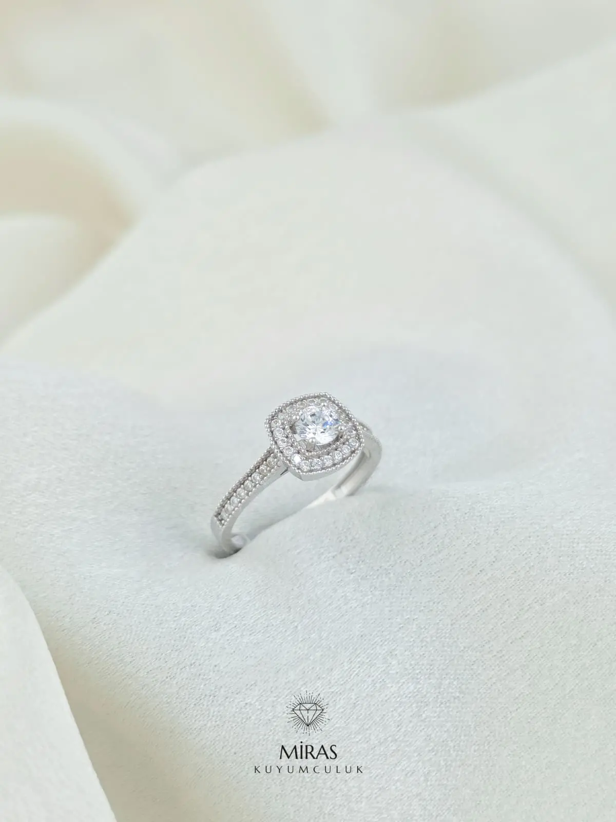 14 Ayar Altın - Fantezi Tektaş Yüzük - 14YZK367 