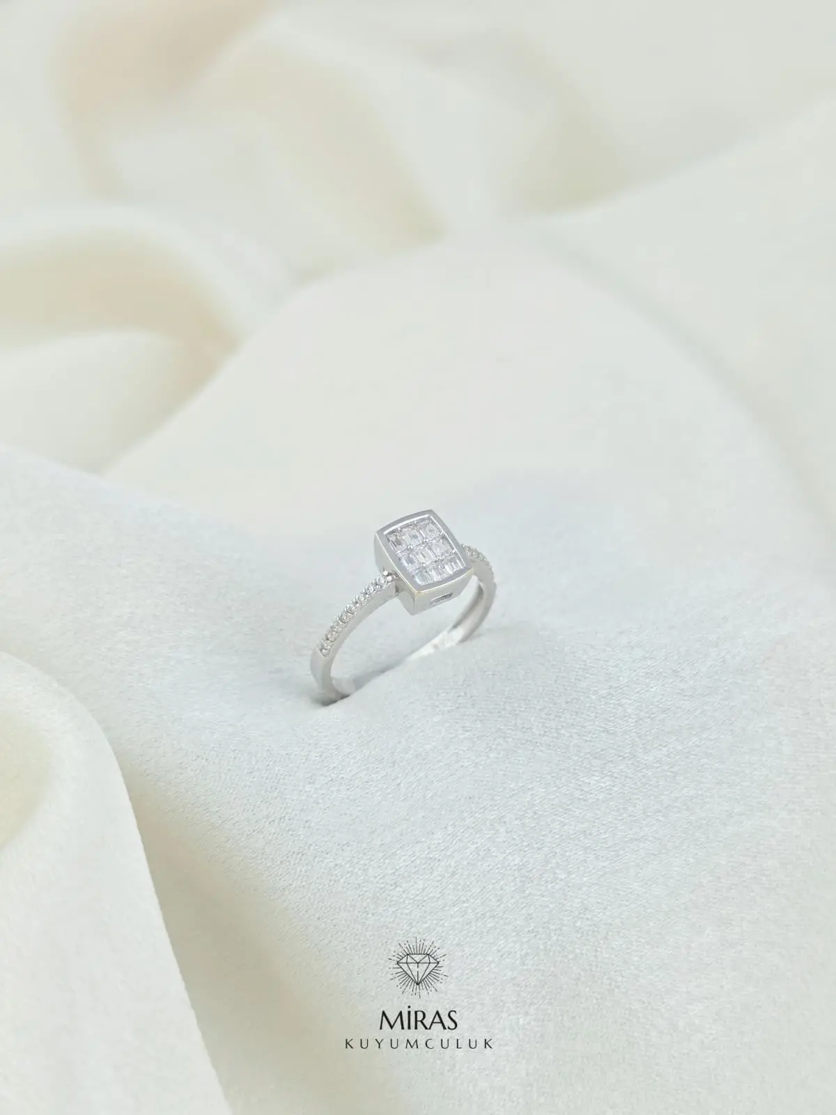 14 Ayar Altın - Dikdörtgen Montür Baget Yüzük - 14YZK35