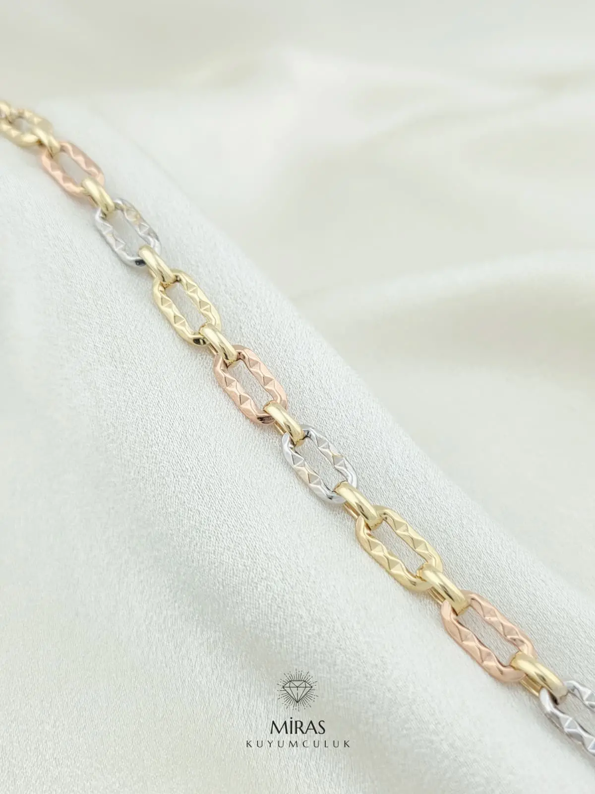 14 Ayar Altın - Üç Renkli Dövmeli Ataç Bileklik - 14BLK1059