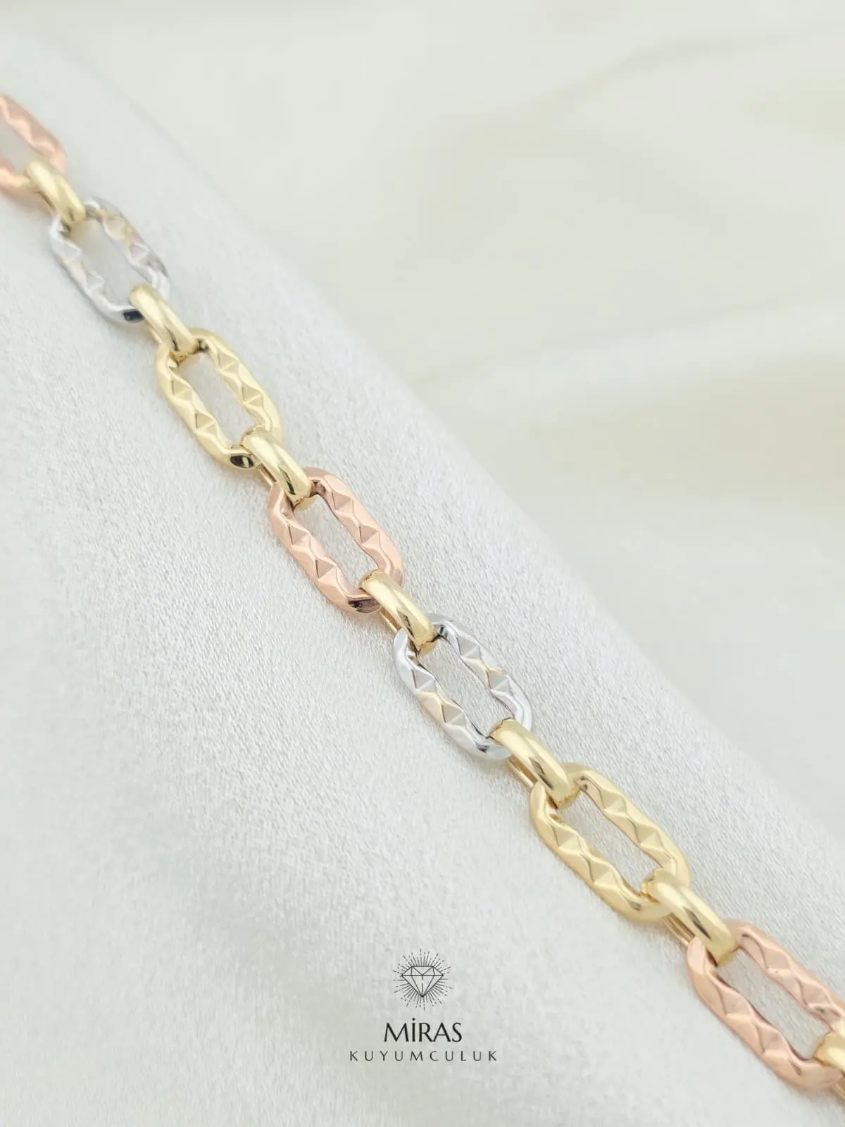 14 Ayar Altın - Üç Renkli Dövmeli Ataç Bileklik - 14BLK1059